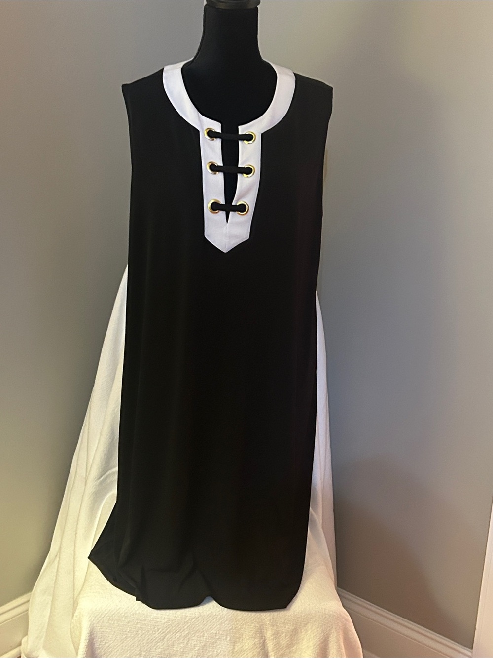 Michael Kors Black and White Sleeveless Midi Shift Dress